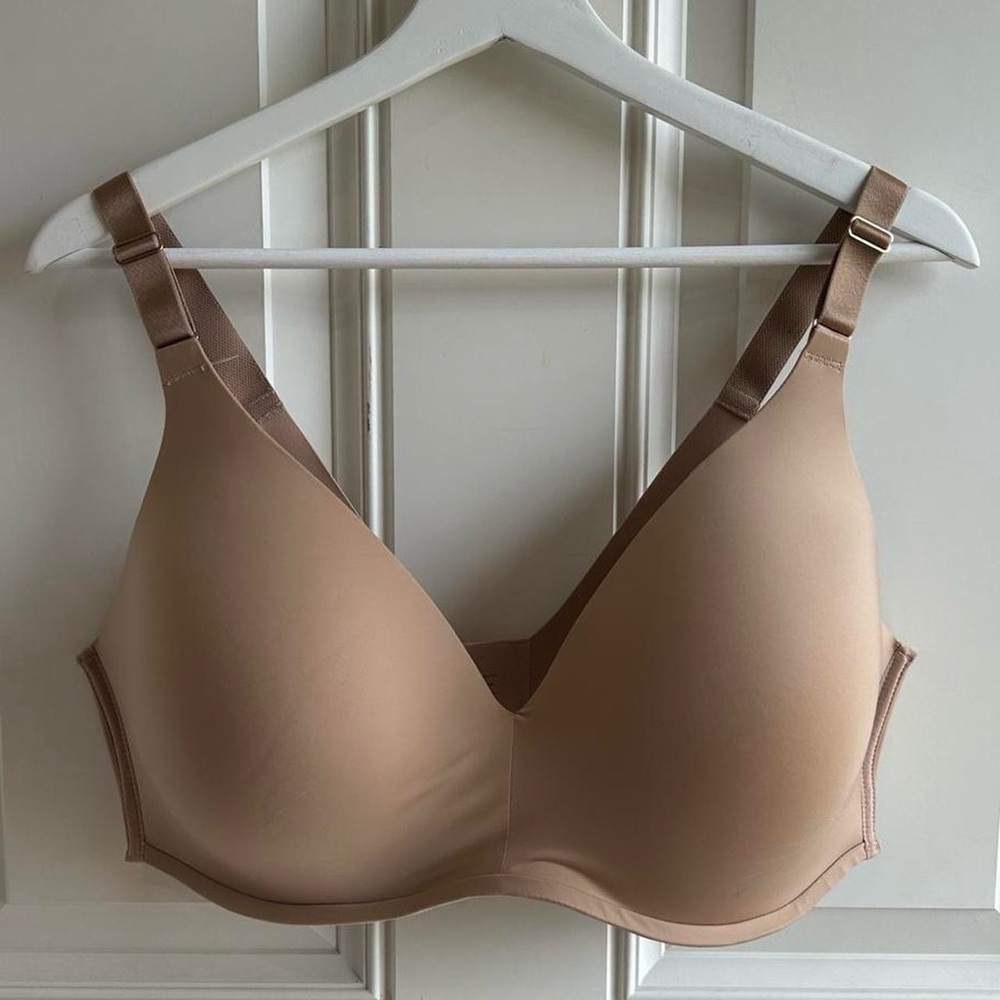 Size 40DD Tan/Nude Soma vanishing 360 wireless bra #lingerie #40DD